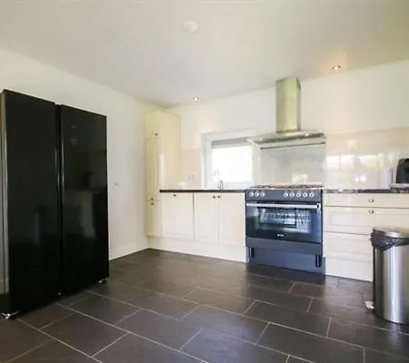 Kg- Vakantiewoning 15 בית נופש